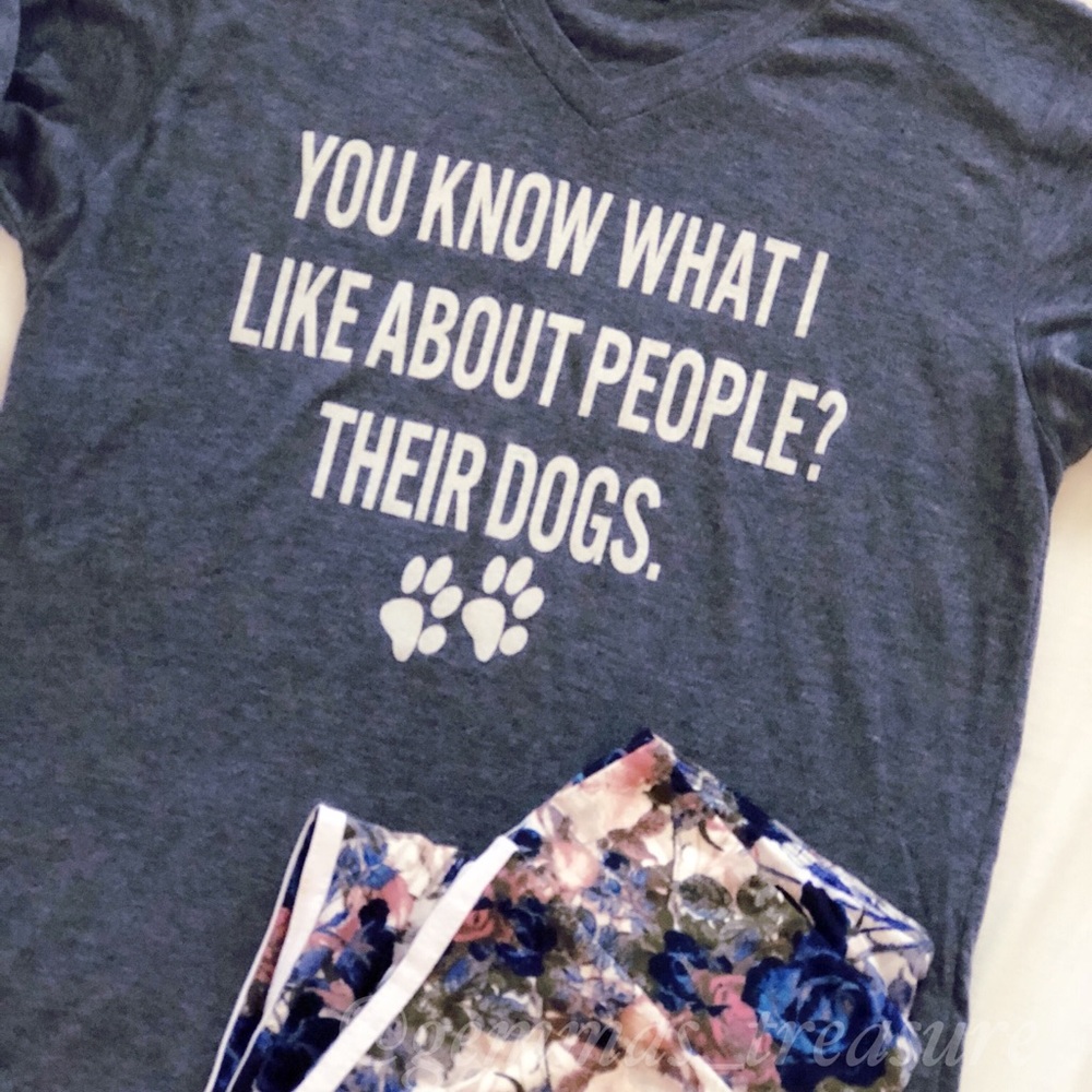 LAST ONE SALE! {Unisex} Fellow Dog Lovers Unite! - Picture 3 of 3